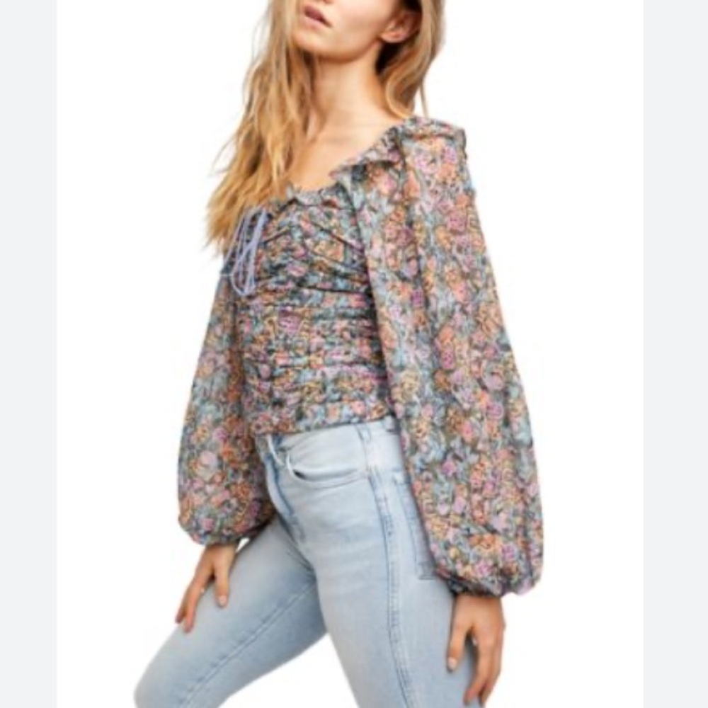 Free People Multicolor Floral Blouse
Free People Mable printed floral balloon - Picture 4 of 5